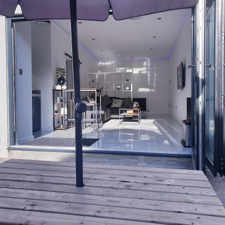 The Studio, Luxury Modern Apartment In The South Hams, Stunning Walks On The Doorstep, A 20 Minute Drive To The Beautiful Sandy Beaches, Quiet Courtyard Setting, Shops, Bars And Restaurants A Short Walk Away! 艾维布里奇 外观 照片